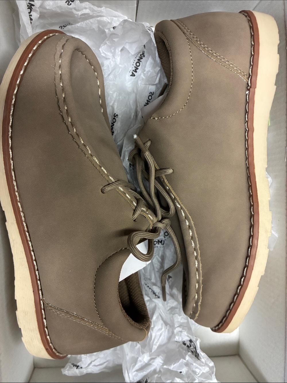 Kids Size 1 Casual Lace-Up Shoes in Taupe Memory Foam.